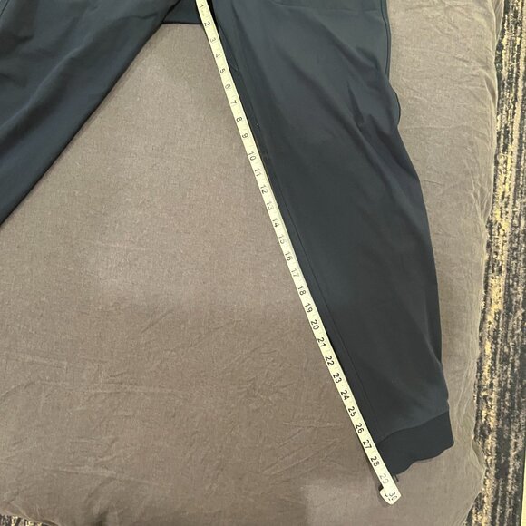 Lululemon ABC Jogger - Picture 7 of 8